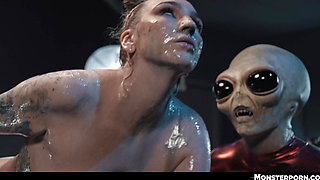 Huge Cock Aliens Threesome - Kendra Sunderland Creampie