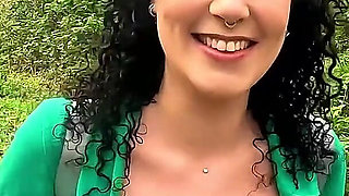 Italian Girl Gets Her Pussy Licked Well in Camporella and Gives a Blowjob