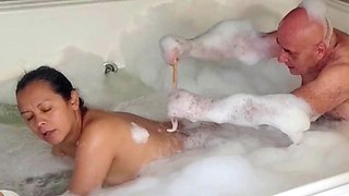 Hot Wet Massage with Garabas and Olga