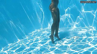 Underwater action with bonny Angelica Heart from Underwater Show