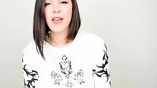 Big boob brunette masturbates on webcam