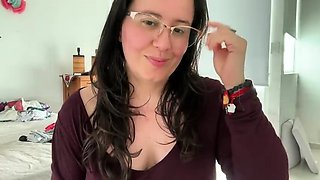 Cute amateur brunette naughty in solo jerking show on camera