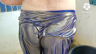 Indian Bhabhi Take Bath in Sari When Devar Seeing Bhabhi Bathing Brother-in-law Shook His Cock