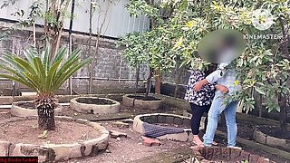 Garden Girlfriend with Boyfriend Blowjob and Fucking Without Condom