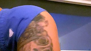 Big boob brunette masturbates on webcam