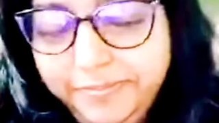 Phat Indian chick witnesses man meat getting off and popshot on web cam