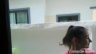 Desperation Pee on the Glass Door - Huge Pissing