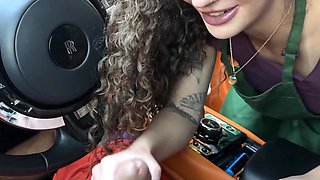 Stepdaughter Barista Takes Stepdad’s Cock in her mouth real good