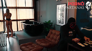 Blonde Gives Her Bonus to Bandit