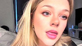 Awesome Big Boobs Blonde Masturbates In The Shower