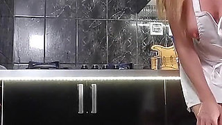 Hot Wife Got Fucked in the Kitchen