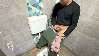 Komal delivery boy came home with the parcel, she came to the house, loudly, said can I use your bathroom?