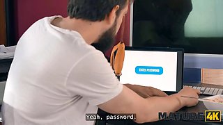 Nymfa seduces young neighbor and gets her moaning with pleasure