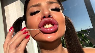 Big boobs milf masturbates with her dildo