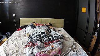 Amateur Webcam Teen Flashes Masturbates
