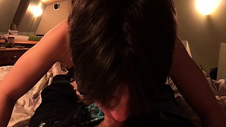 Amateur hands free close up blowjob