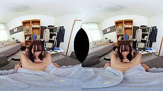 This large amateur cam girl has some very big boobs