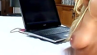 Lea Lexis & Clara G. live fisting pussy - Part 1
