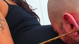 Veronica Lins Teaches Her Slave a Stinky Lesson Full HD