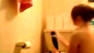 Big Dildo Ride av Swedish Amatr med stora brst