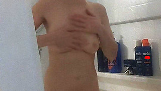 Spinny Duckyy Gets Clean