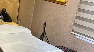 Gym Bro Takes Baddie to a Hotel Room to Fuck Her Raw and Deep