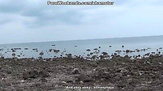 Babe suck at the beach