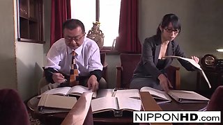 Japanese secretary blows her boss in the office