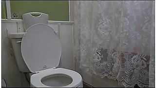 Nerdy Faery Goes Pee