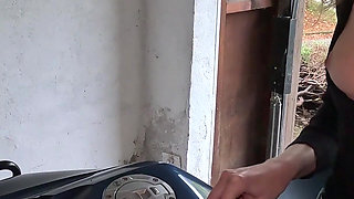 Awesome Craftsmanship! Ill Take You with Me to Do the Screwing, Then Ill Get Bored