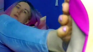 Lady Angela One Shoe Vaping