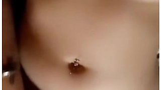 Natacha Guapa In Je Me Caresse Des A La Minette