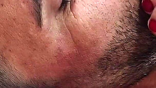 Duas Lindas Mulheres Brasileiras Faz Tiozão Beija Seus Pés