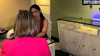 Amateur mummy florizqueen bangs spanish female while