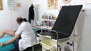 Hot brunette teen belle fingers her sweet cunt