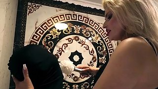 House of Sinn - Cum-Eating Handjob With Toilet Brush