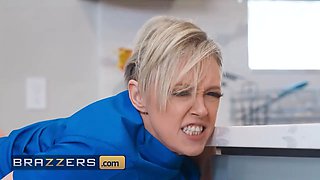 Brazzers - nasty nurse Dee Williams makes her patient cum firmer than ever in the polyclinic