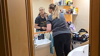 Blonde TS Housewifes Mirror Makeup Prep