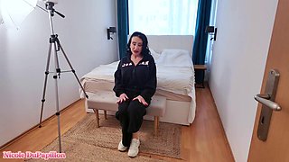 Nicole Dupapillons Big Clit Surprise