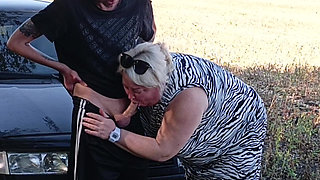 Pissing in nature fucked a neighbor in her mouth and filled it with cum