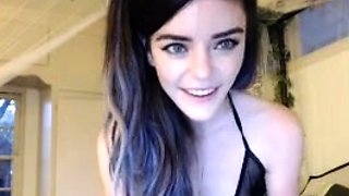 Amateur Webcam Babes Going Solo