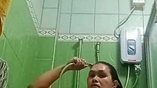 Assy taking a bath .i cum to her for seeing nude