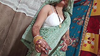 Indian Desi Bhabhi Shaadi Me Ja Rahi Thi Dever Ne Lund Touch Kara Diya Clear Hindi Audio