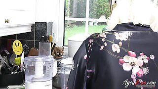 Rocking Lacey Starr's fingering action