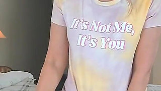 Real Hot Wife MILF Camgirl Jess Ryan Twerking