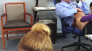 Male chief loves deep-throat from his secretary
