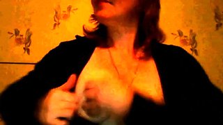 Mature Russian Amateur Irina Shows Off on Webcam