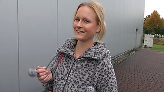 Amateur housewife blowjob and handjob with cumshot