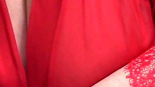 Big Mature Tits Behind the Scenes. a Chubby Housewife Washes Dishes.