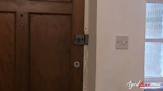 AGEDLOVE Lacey is surprised at home by a black worker who takes out his big black cock on